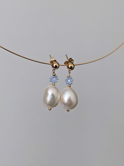 Tiny Flower Earrings ∙ Daylight