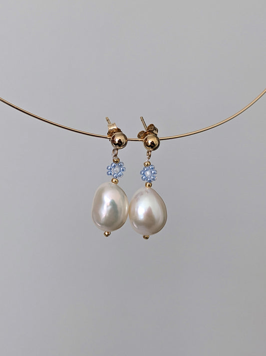 Tiny Flower Earrings ∙ Daylight