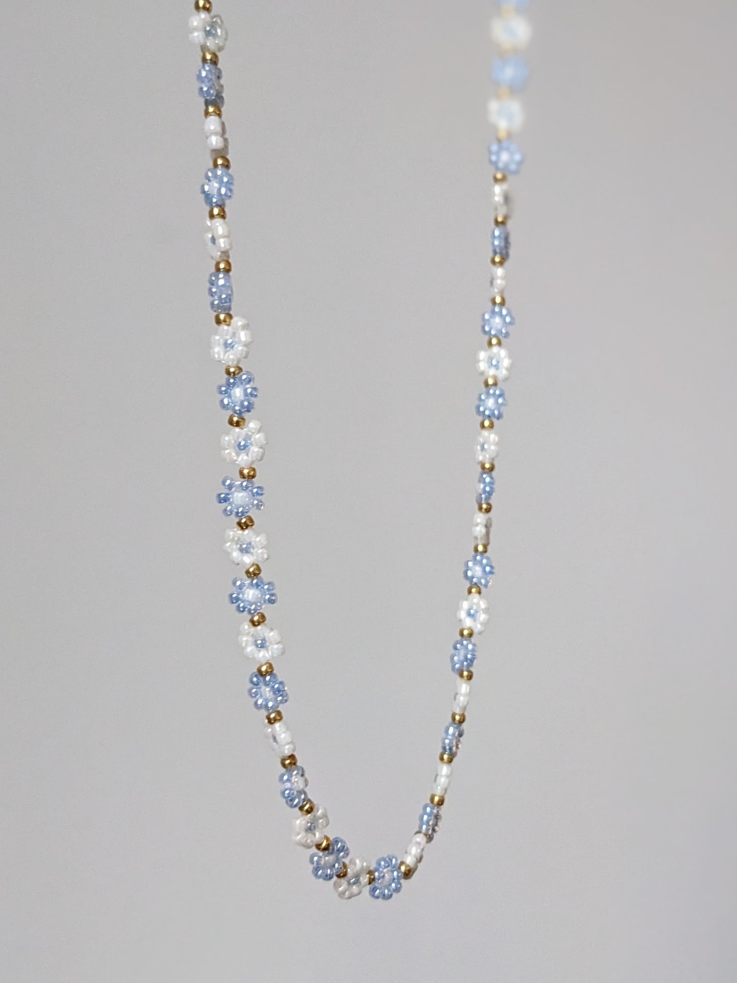 Tiny Flower Necklace ∙ Daylight