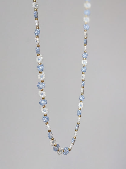 Tiny Flower Necklace ∙ Daylight