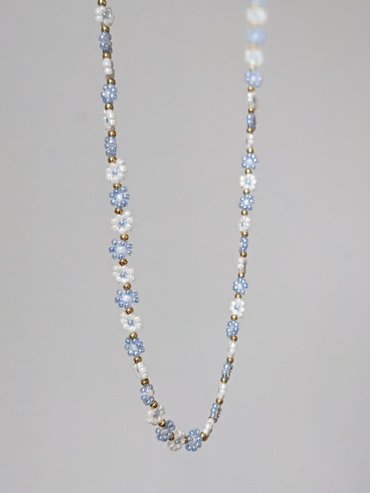 Tiny Flower Necklace ∙ Daylight
