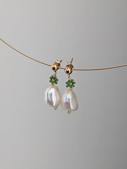 Tiny Flower Earrings ∙ Forest Bath