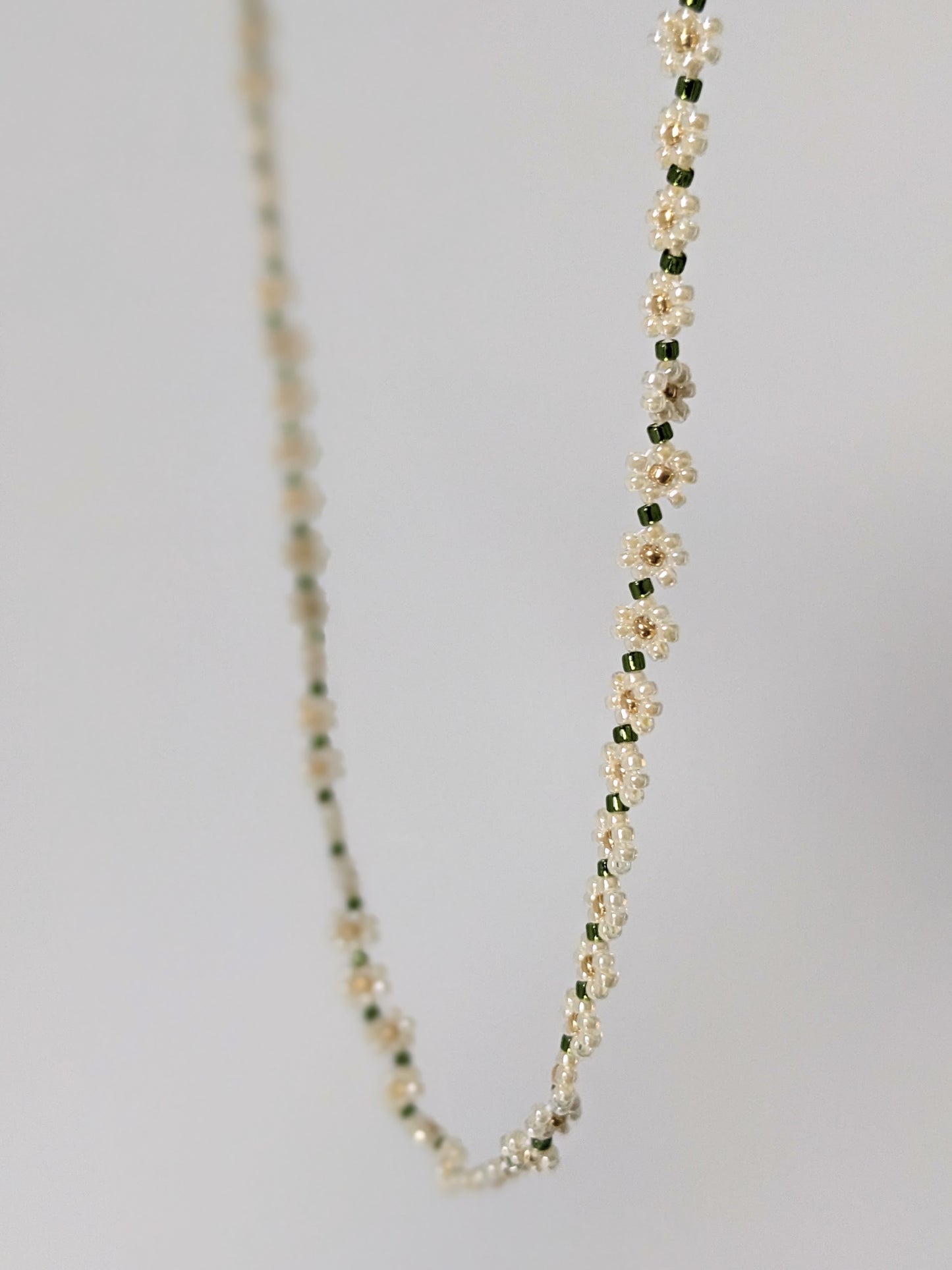 Tiny Flower Necklace ∙ Tea Flower
