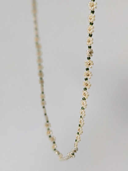Tiny Flower Necklace ∙ Tea Flower