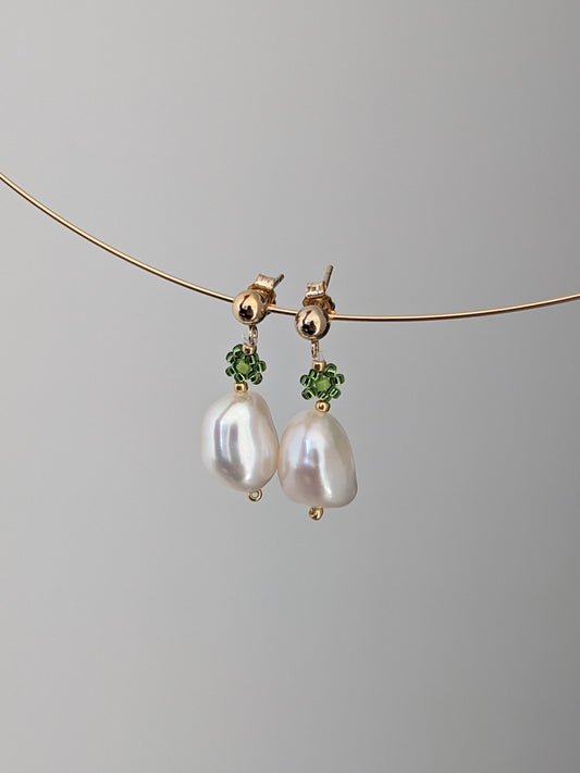 Tiny Flowers ∙ Pearl Drop Earrings